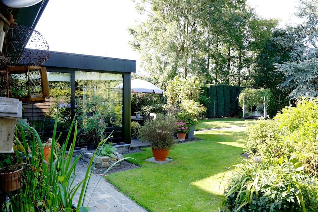 Garden & veranda