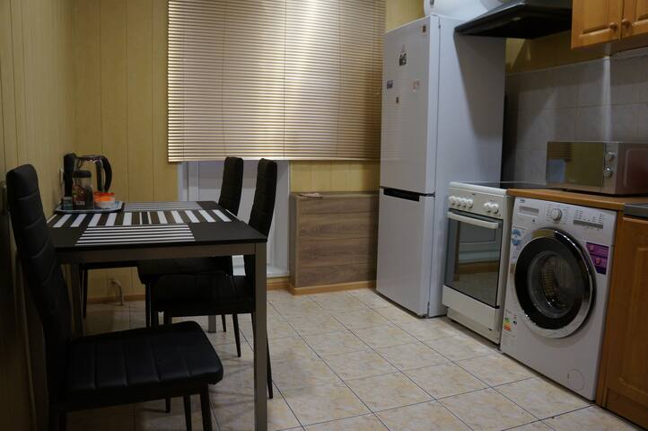 Cozy apartment in the center of the city Shmidta 6