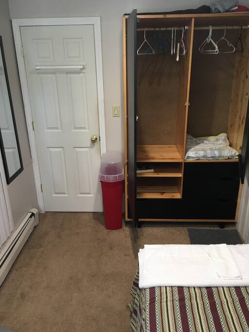 Single Bedroom (dresser view)