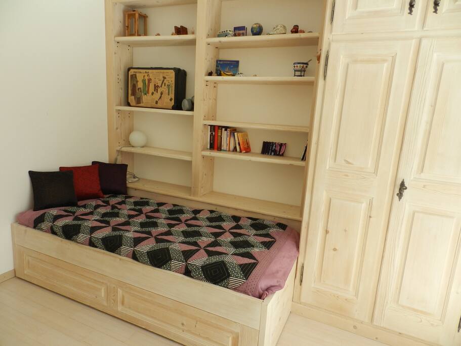 Single bedroom