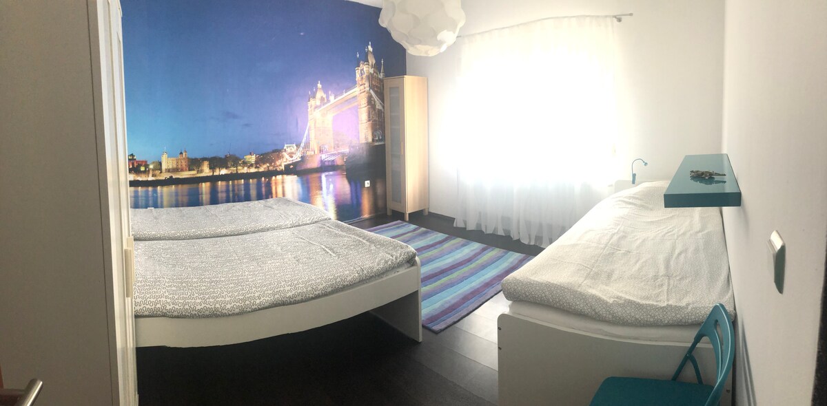 3e slaapkamer (3 eenpersoonsbedden ) 