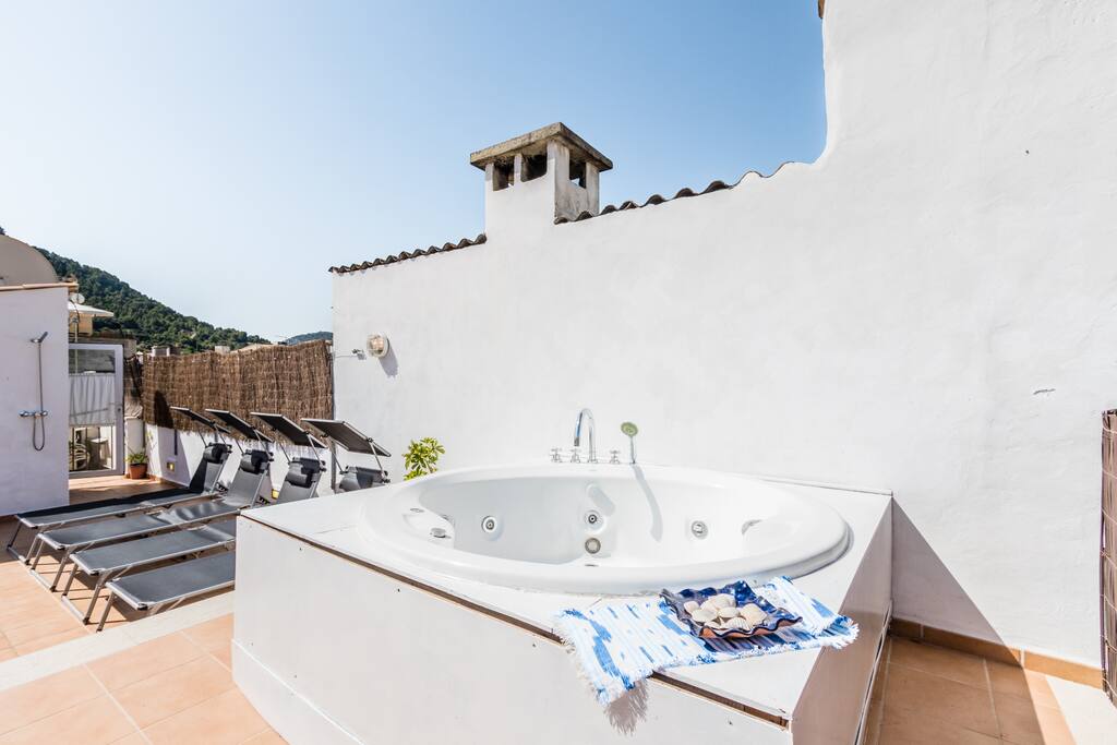Jacuzzi