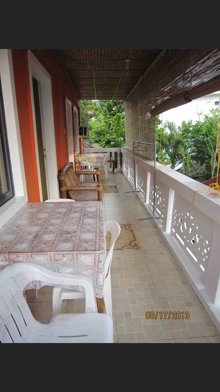 Budget travellers room Boracay2
