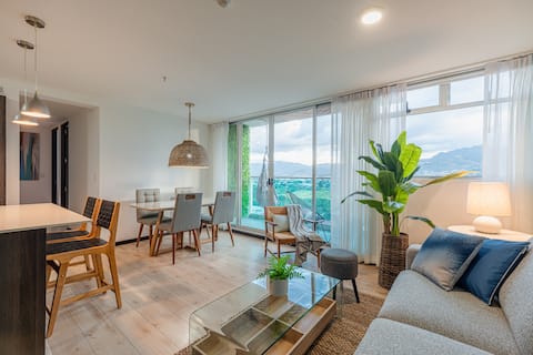 Stunning Cozy Flat w/ Great Mountain Views+Wi-Fi