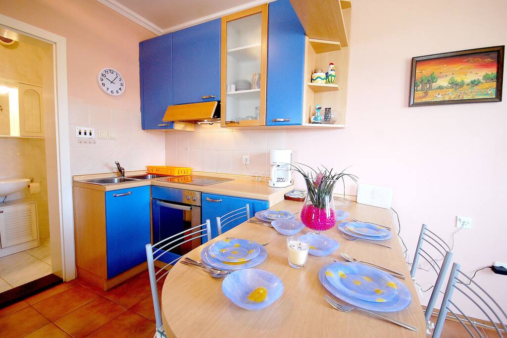 Fully equipped kitchen