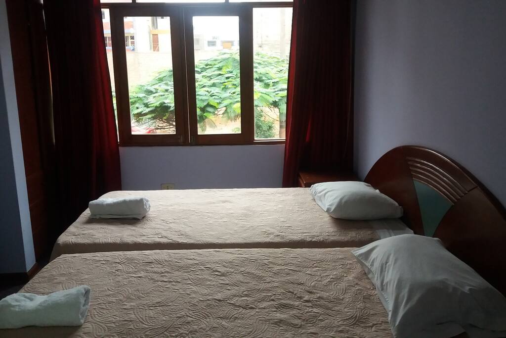 Twin bedroom / Habitación doble