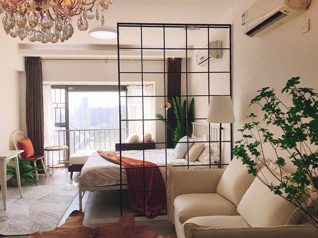 溜达家 万科广场吉祥站 浴缸 投影 阳光房 白色空间  紧邻3号线地铁口 龙岗中心城 整租