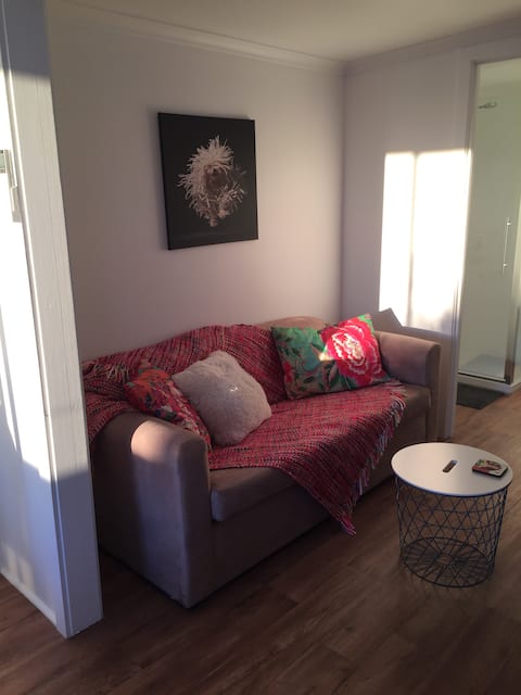 Popular Airbnb listing: BAYBREAK BUNGALOW, Beautiful bay views. in Portarlington