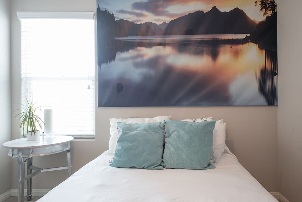 Plush queen size bed sheets changed prior to your arrival and immediately after each guest! You’ll see once you stay here the mattress is fit for a king! Or queen! Or both!