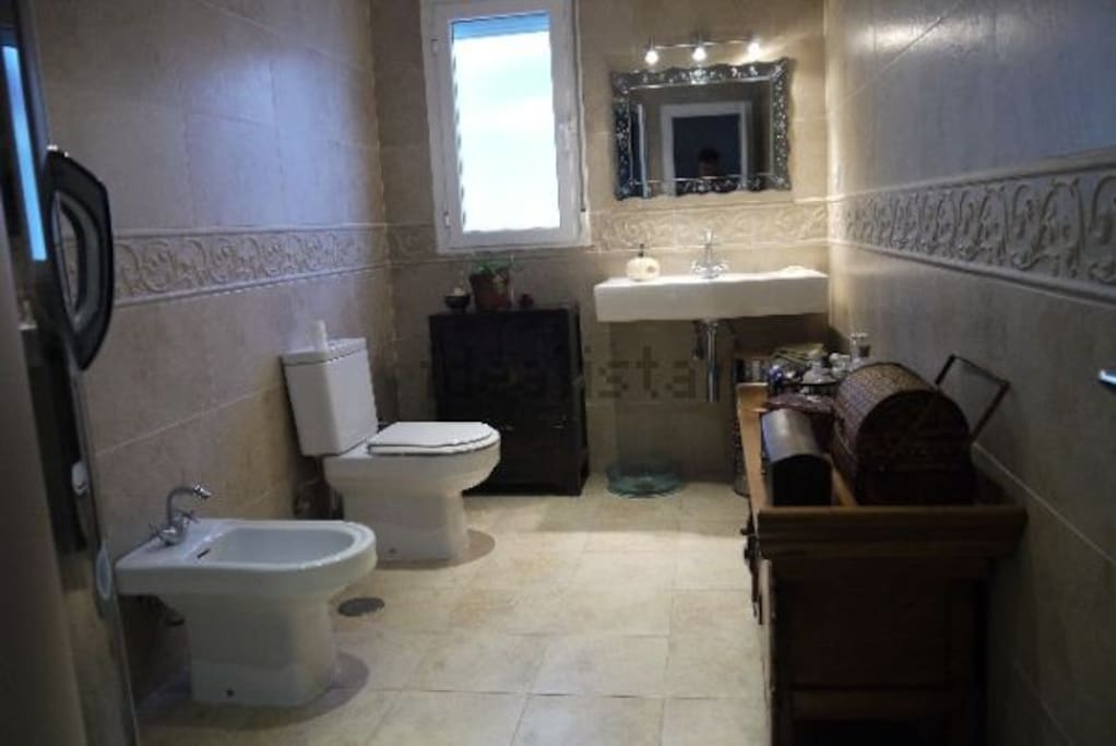 Baño privado con ducha hidromasaje