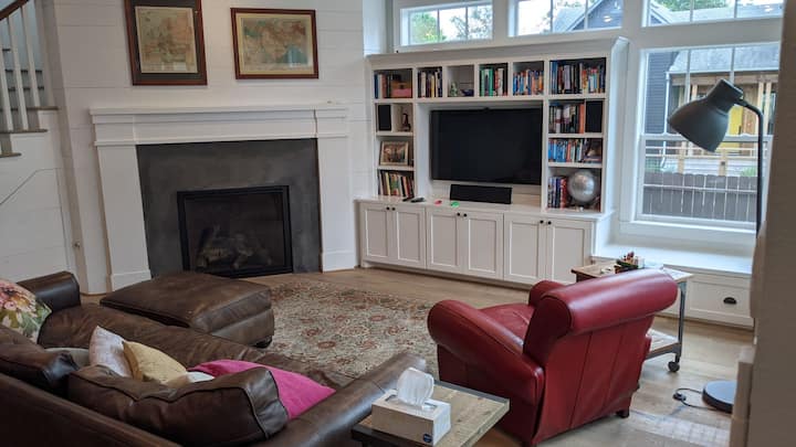 Private Suite With Pool -- Minutes From Downtown! - Houston, TX
