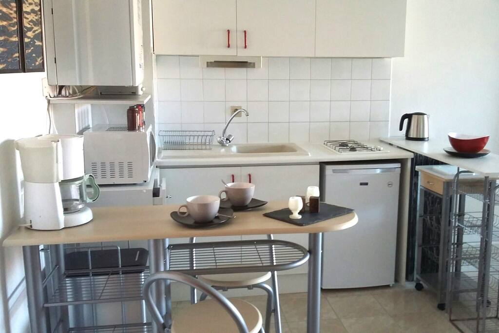 Kitchenette équipée