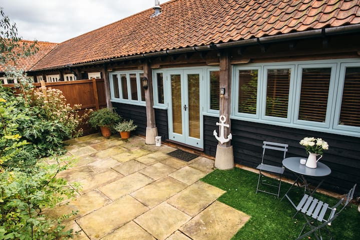 7, Grove Farm Barns
