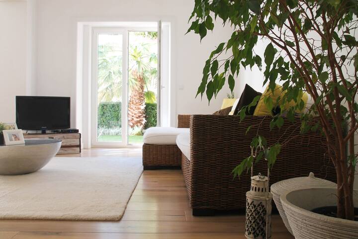 House with garden in central Lisbon gallery image 4