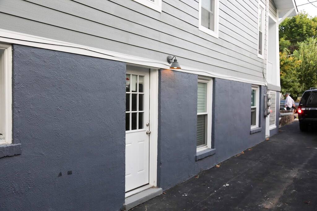 Private Side Entrance