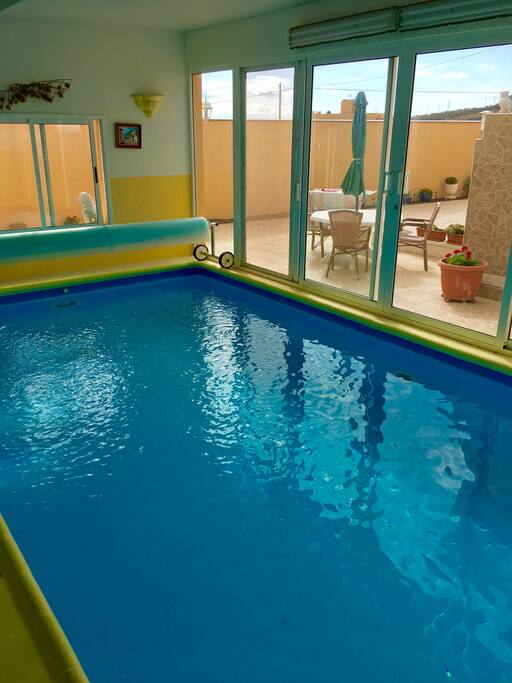 Pool mit Gegenstromanlage beheizt