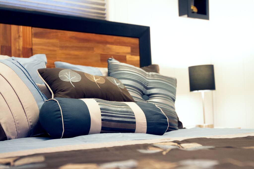 Queen bed