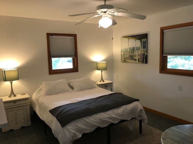 Surf Side Studio Apartment Private Entrance