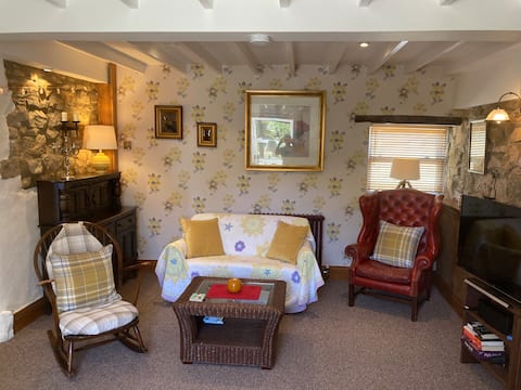 Top performing Airbnb: Prospect cottage set in large private garden in Redcar And Cleveland
