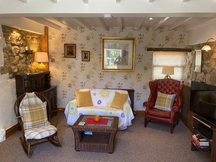 Prospect Cottage Set In Large Private Garden - Staithes