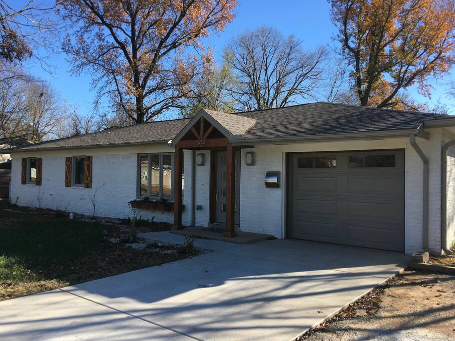 House has a small one car garage. Wide drive way holds up to 4 more cars
