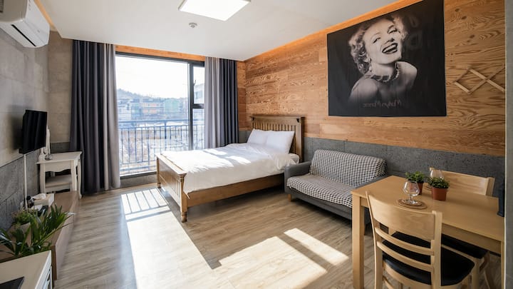 Studio (2F) A203/B201