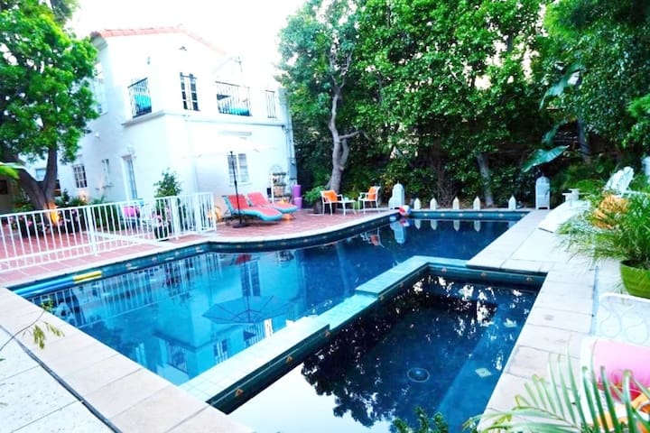 Beverly Hills Celebrity Home 1