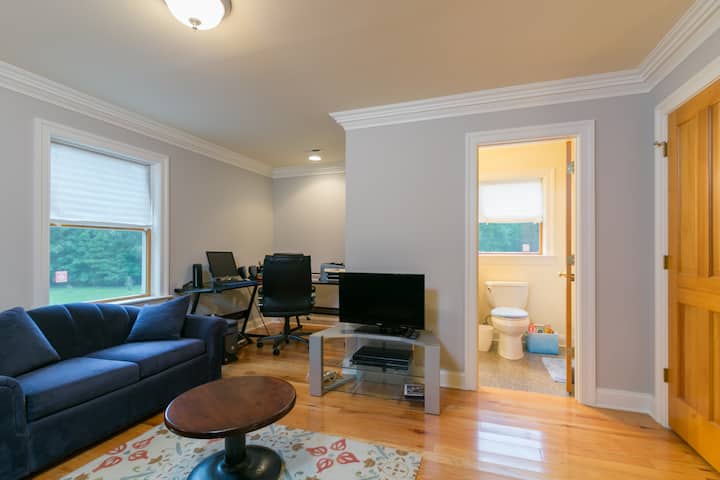 2 .ª planta:  vista al loft y al baño.