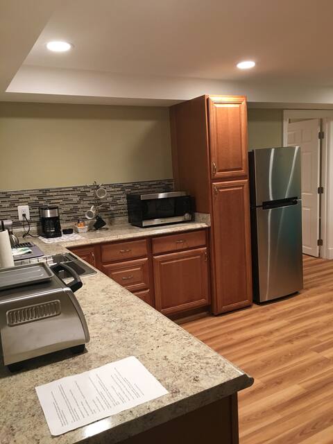 Private basement in quiet neighborhood