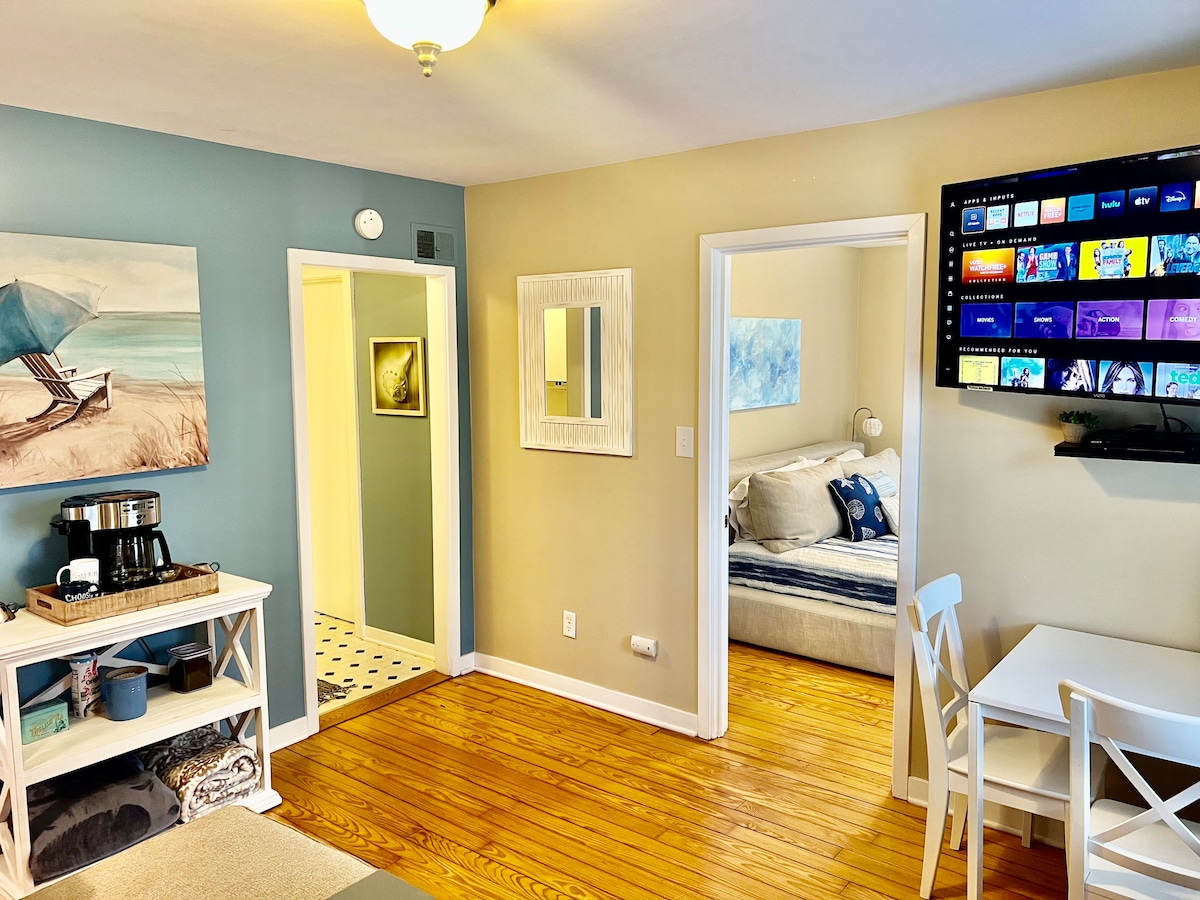 Robyn’s Beach Nest 5 at ♥️ of Downtown Saugatuck Apartments for Rent