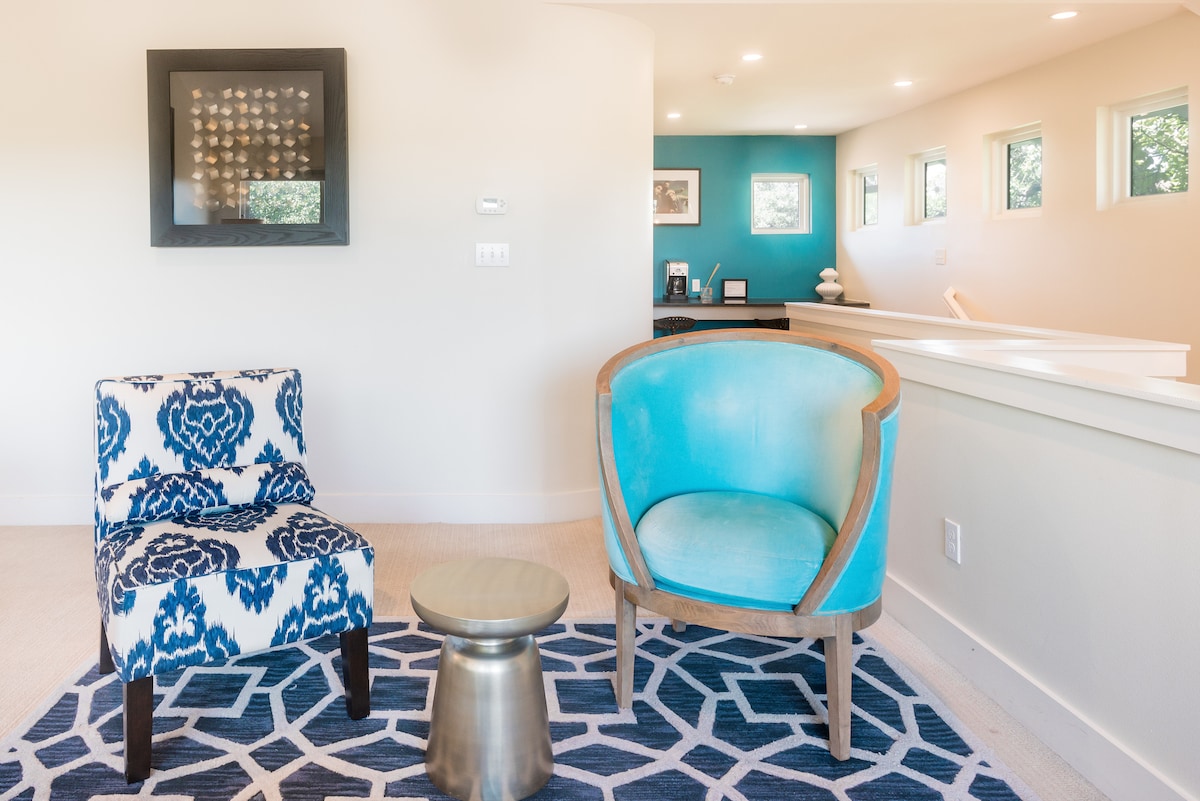 Take a Dip in Heated Pool at Lux SoCo Retreat