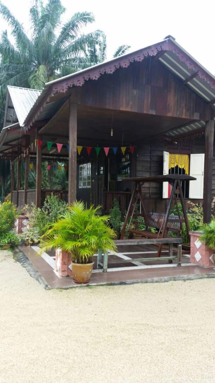 Yob Trench, Yaani House Trench Houses for Rent in Parit Yaani, Johor, Malaysia Airbnb