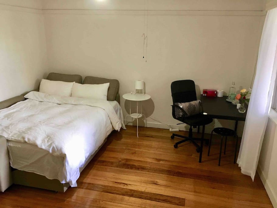 16 m² room; IKEA pocket spring mattress, 200x142cm, medium firm
