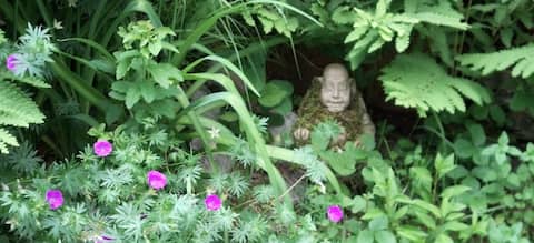 Top Airbnb: Pelham 2nd floor Apartment in Springfield