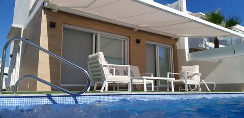 New 3 bdrm villa, private pool, jacuzzi, waterfall