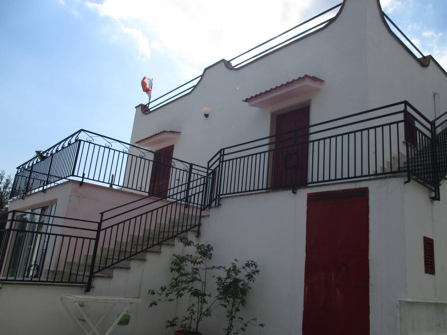 Vista appartamento primo piano e veranda