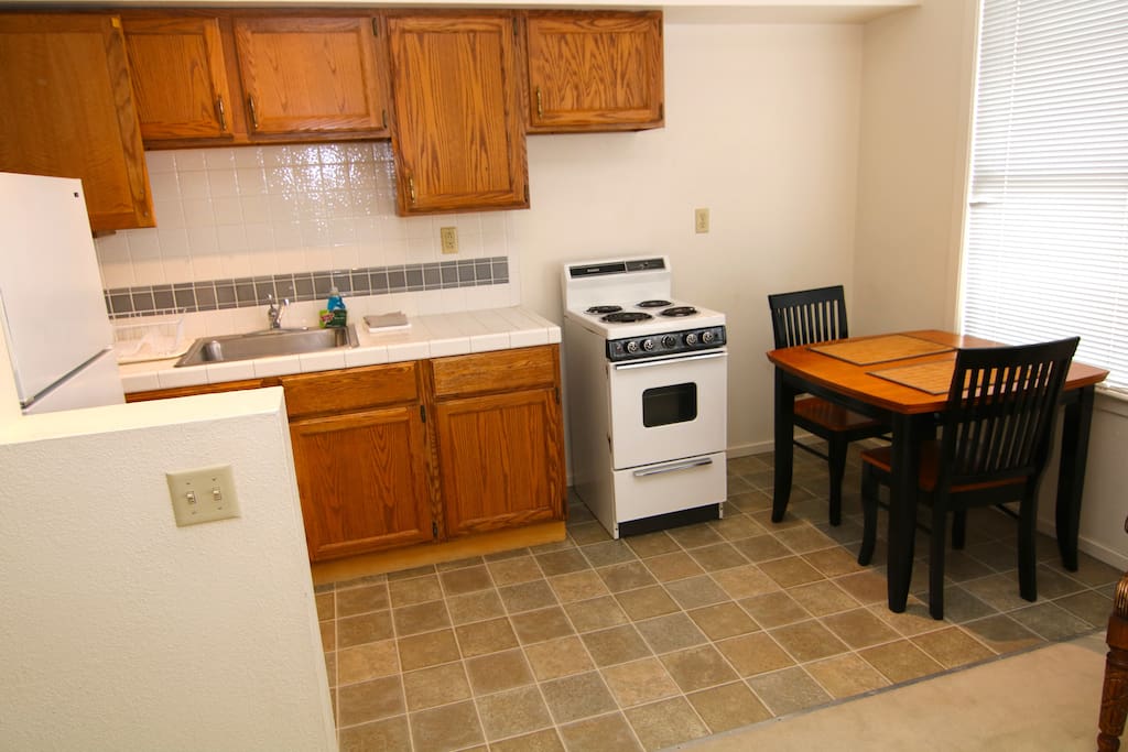 Convenient Kitchen w/ Table