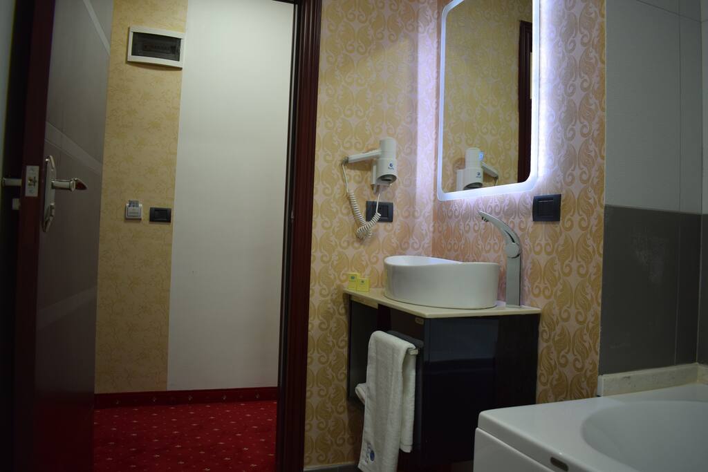 BATH ROOM