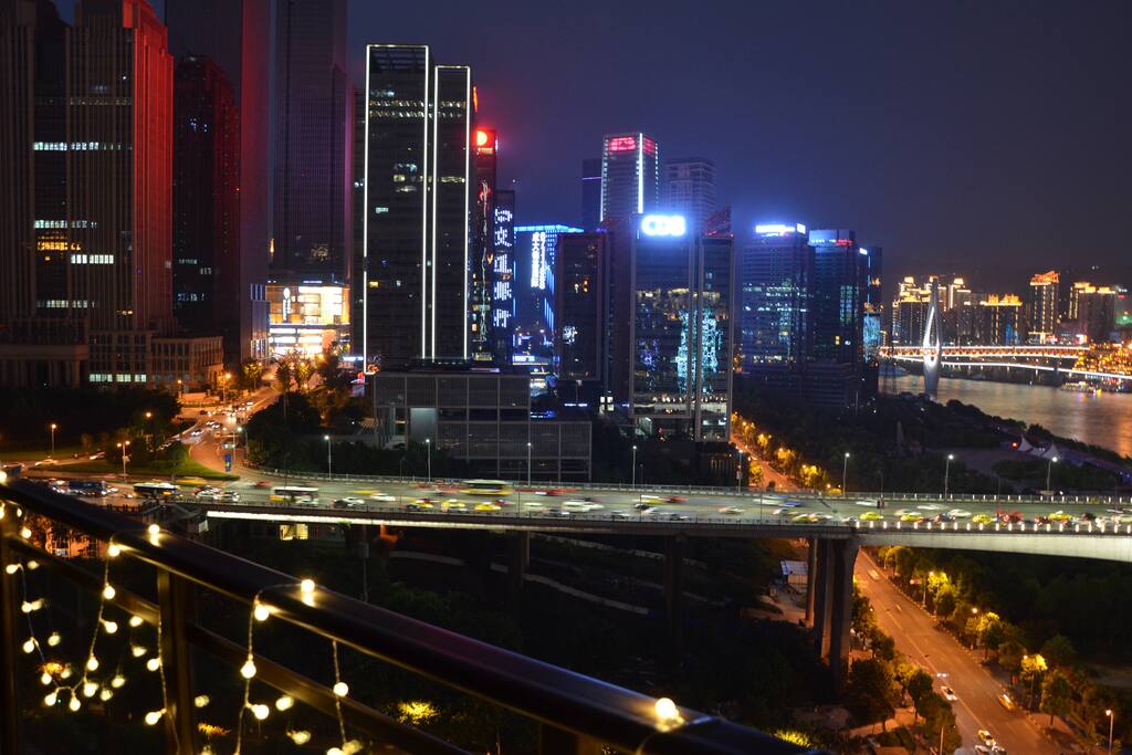 楼下鎏嘉码头吃喝玩乐一应俱全