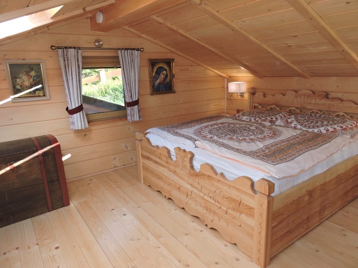 חדר שינה רומנטי בצריף