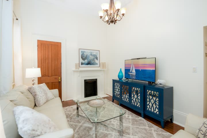 Всекидневна с WI - FI ТЕЛЕВИЗОР