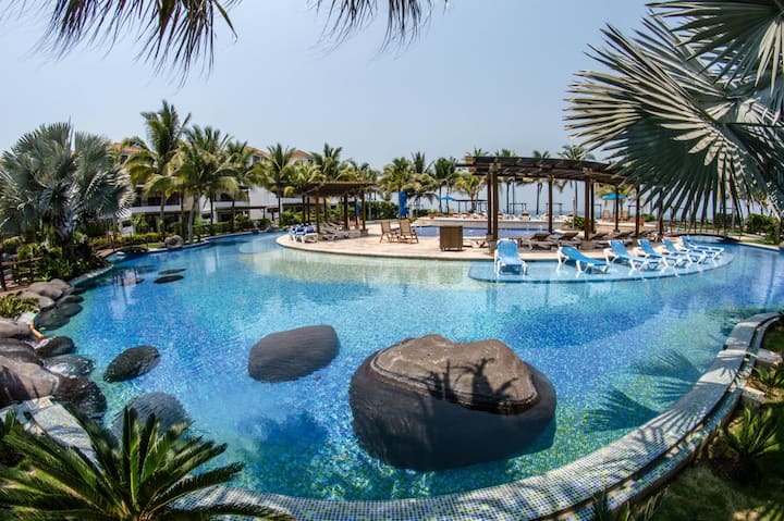 Luxury Villa for 12 with incredible Sea View