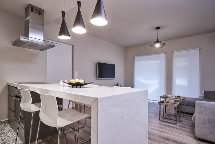 Charitos IΧ, Chic n modern 2BD Apt gallery image 2