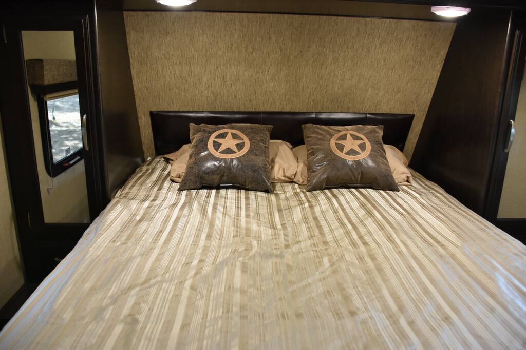 Oaks queen size Novaform bed