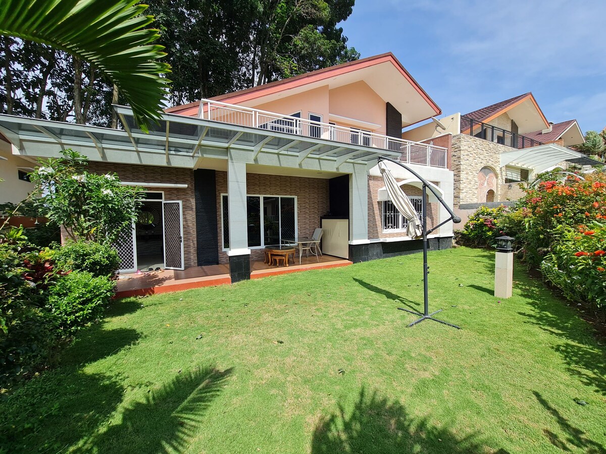 Mount Pancar Vacation Rentals u0026 Homes - Central Karang, Babakan 