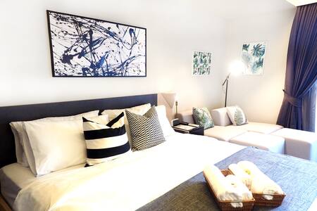 CENTRAL BANGKOK RETREAT+KING size bed @ Asok train