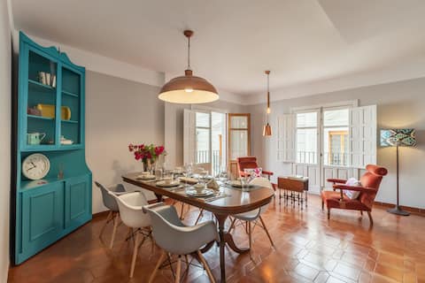 Historic center. 3 bedrooms and two bathrooms.