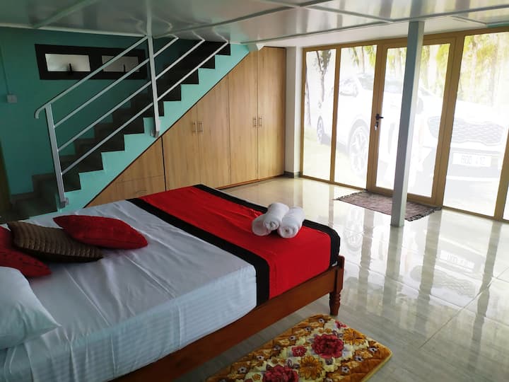 Chambre/Bedroom 2nd Floor