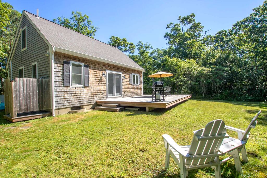 Side View including Outdoor Shower