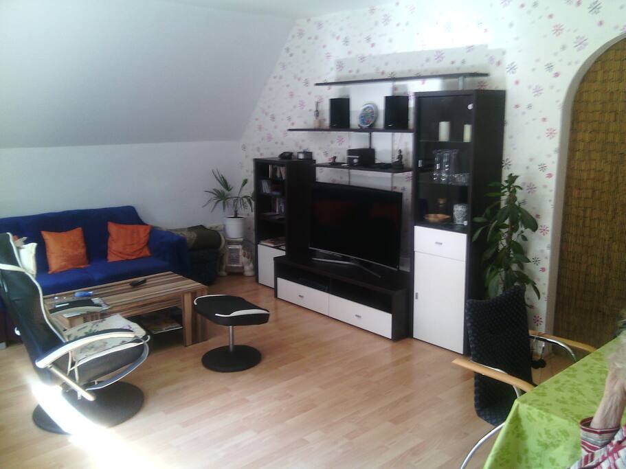 Wohnzimmer- Sofa als Schlafsofa geeignet